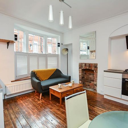 The Location- 1 Free Private Parking Space - 60 Second Walk 2 Minster! York Exterior photo