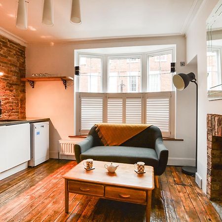 The Location- 1 Free Private Parking Space - 60 Second Walk 2 Minster! York Exterior photo