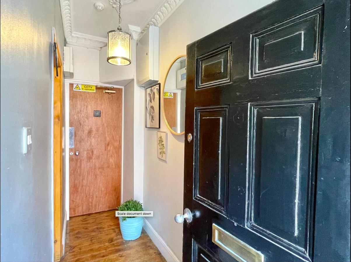 The Location- 1 Free Private Parking Space - 60 Second Walk 2 Minster! York Exterior photo